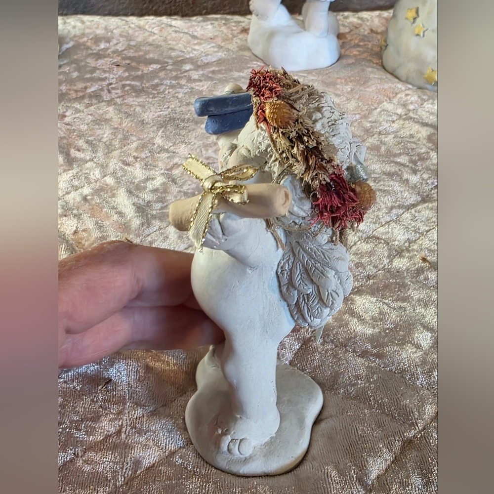 Vintage Dreamsicles "Graduation Day" cherub figurine, designed by Kristin - Picture 3 of 6